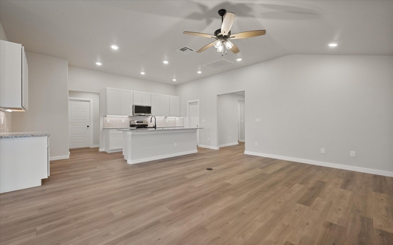 8609 29th Street, Lubbock, TX 79407, 4 Habitaciones Habitaciones , ,2 BañosBaños,Residential,En Venta,8609 29th Street,0,202558392