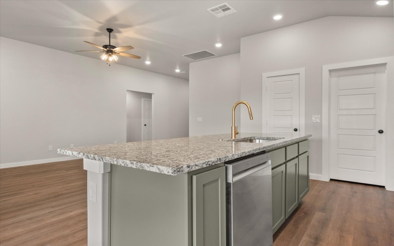 1315 N Colton Avenue, Lubbock, TX 79416, 3 Bedrooms Bedrooms, ,2 BathroomsBathrooms,Residential,For Sale,1315 N Colton Avenue,0,202558410