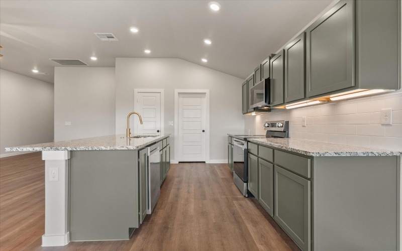 1315 N Colton Avenue, Lubbock, TX 79416, 3 Bedrooms Bedrooms, ,2 BathroomsBathrooms,Residential,For Sale,1315 N Colton Avenue,0,202558410