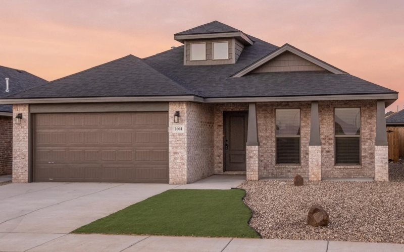 1315 N Colton Avenue, Lubbock, TX 79416, 3 Bedrooms Bedrooms, ,2 BathroomsBathrooms,Residential,For Sale,1315 N Colton Avenue,202558410