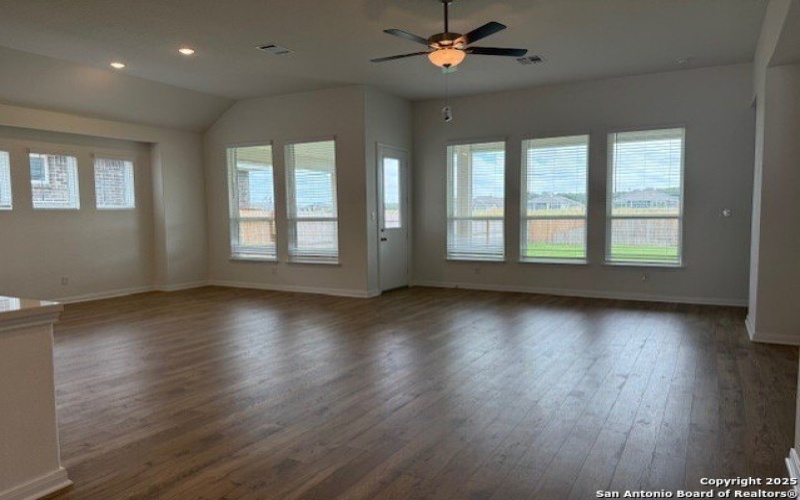 128 Mallory's Way, Castroville, TX 78009, 3 Habitaciones Habitaciones , ,2 BañosBaños,Residential,En Venta,128 Mallory's Way,0,1850945