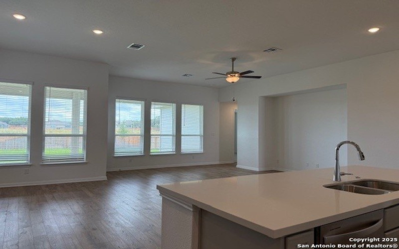 128 Mallory's Way, Castroville, TX 78009, 3 Habitaciones Habitaciones , ,2 BañosBaños,Residential,En Venta,128 Mallory's Way,0,1850945