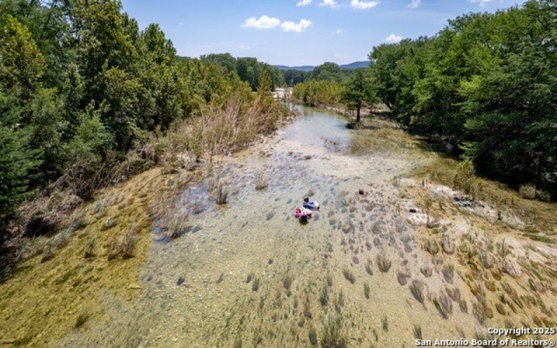 132 Sherman Lane, Leakey, TX 78873, 3 Habitaciones Habitaciones , ,3 BañosBaños,Residential,En Venta,132 Sherman Lane,1887675