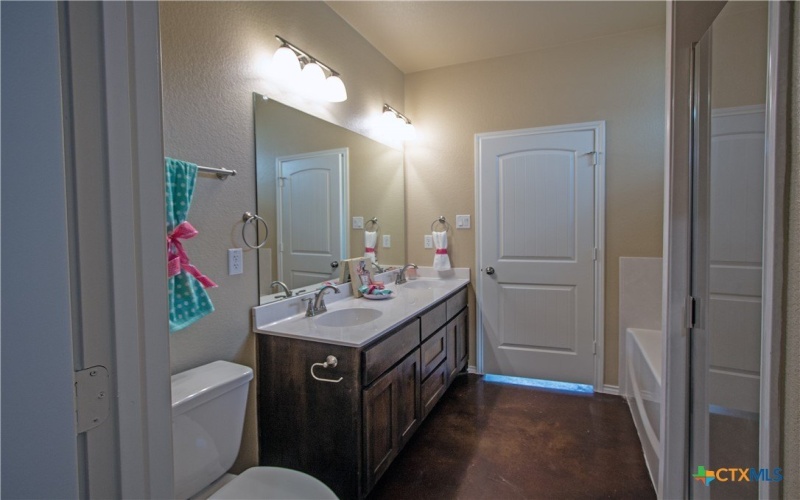 1348 Lindsey Drive, Copperas Cove, TX 76522, 3 Bedrooms Bedrooms, ,2 BathroomsBathrooms,Residential,For Sale,1348 Lindsey Drive,0,587672