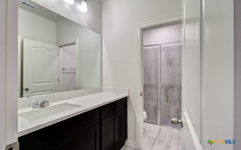 1657 Couser Avenue, New Braunfels, TX 78132, 4 Habitaciones Habitaciones , ,3 BañosBaños,Residential,En Venta,1657 Couser Avenue,0,587744