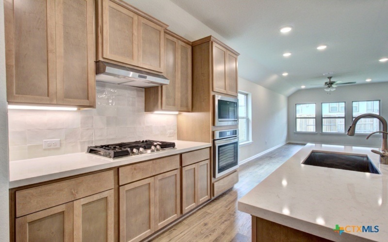 1657 Couser Avenue, New Braunfels, TX 78132, 4 Habitaciones Habitaciones , ,3 BañosBaños,Residential,En Venta,1657 Couser Avenue,0,587744