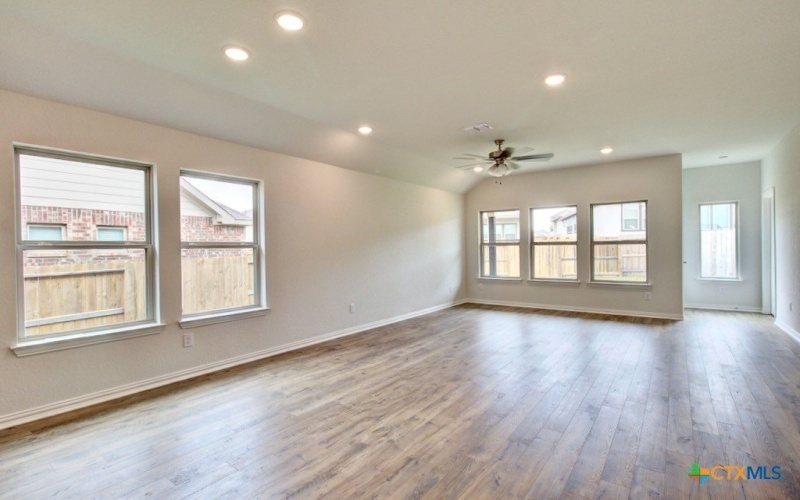 1657 Couser Avenue, New Braunfels, TX 78132, 4 Habitaciones Habitaciones , ,3 BañosBaños,Residential,En Venta,1657 Couser Avenue,0,587744