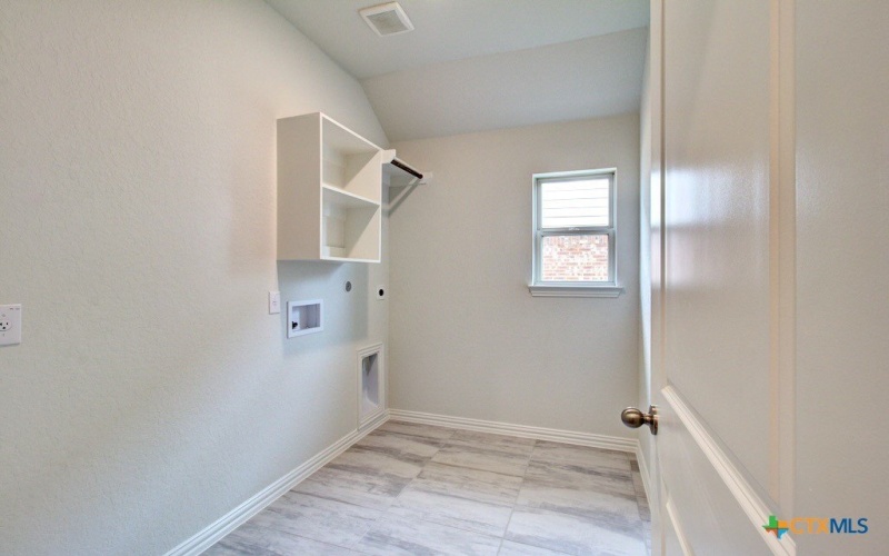 1657 Couser Avenue, New Braunfels, TX 78132, 4 Habitaciones Habitaciones , ,3 BañosBaños,Residential,En Venta,1657 Couser Avenue,0,587744