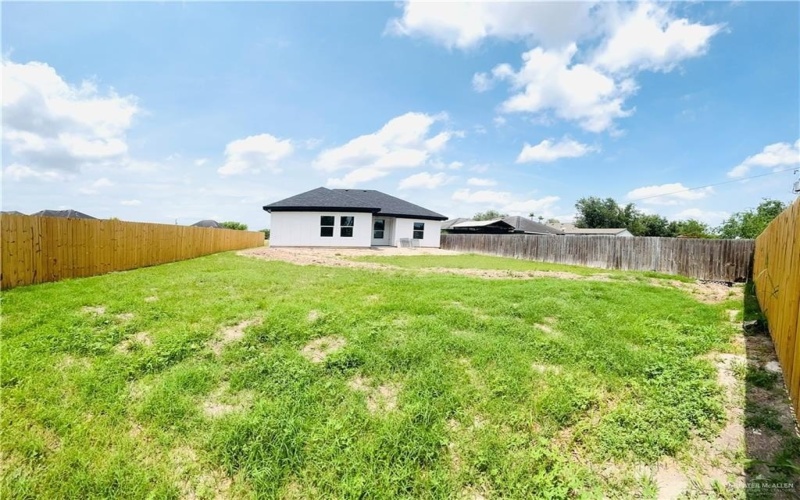412 S Bowie Avenue, Elsa, TX 78538, 3 Habitaciones Habitaciones , ,2 BañosBaños,Residential,En Venta,412 S Bowie Avenue,477092