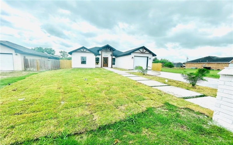 412 S Bowie Avenue, Elsa, TX 78538, 3 Habitaciones Habitaciones , ,2 BañosBaños,Residential,En Venta,412 S Bowie Avenue,477092