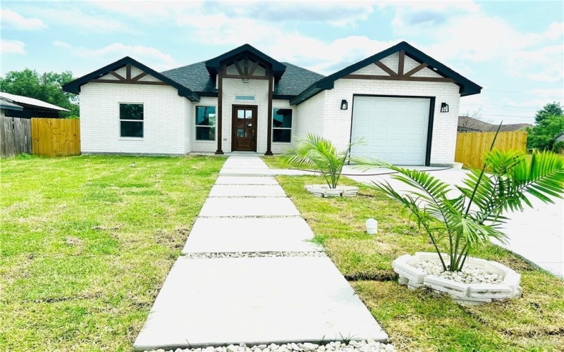 412 S Bowie Avenue, Elsa, TX 78538, 3 Habitaciones Habitaciones , ,2 BañosBaños,Residential,En Venta,412 S Bowie Avenue,477092