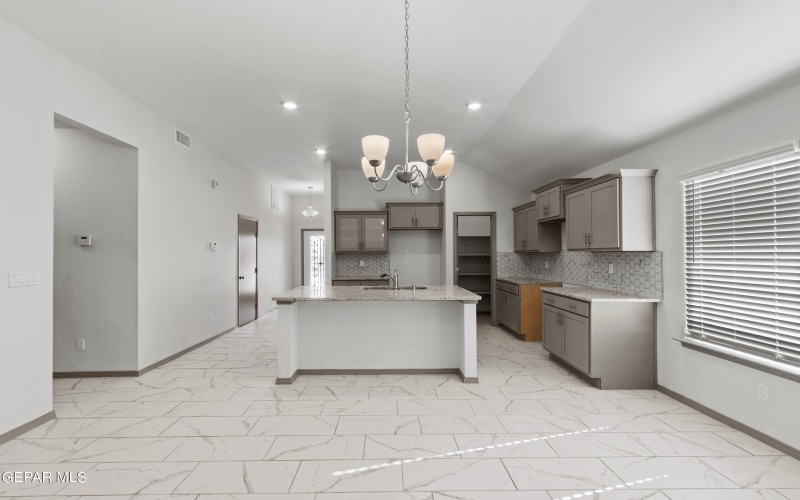 13989 Victory Sky Avenue, El Paso, TX 79928, 4 Habitaciones Habitaciones , ,3 BañosBaños,Residential,En Venta,13989 Victory Sky Avenue,909719