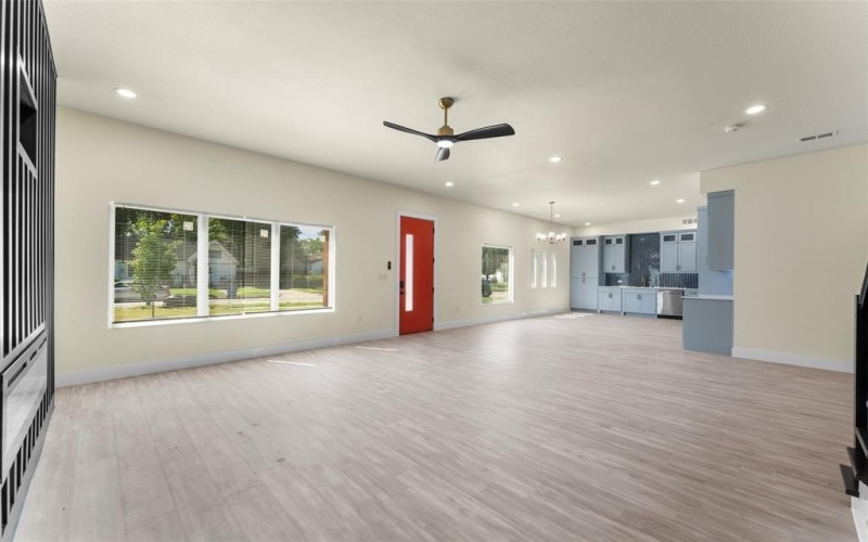 2601 Marburg Street, Dallas, TX 75215, 5 Habitaciones Habitaciones , ,3 BañosBaños,Residential,En Venta,2601 Marburg Street,21008994