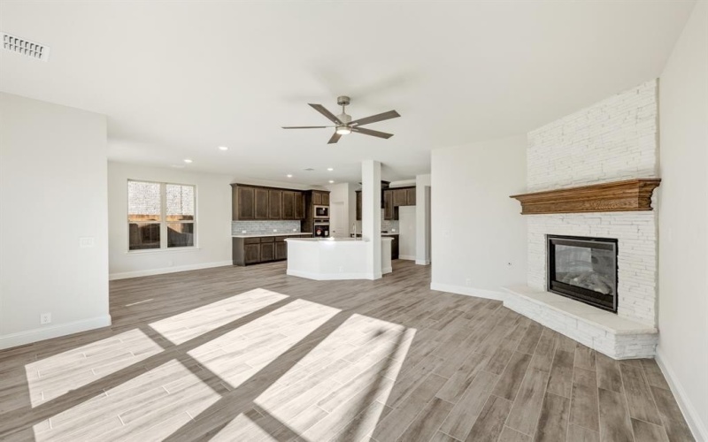 816 Yosemite Drive, DeSoto, TX 75115, 5 Bedrooms Bedrooms, ,3 BathroomsBathrooms,Residential,For Sale,816 Yosemite Drive,0,21014395