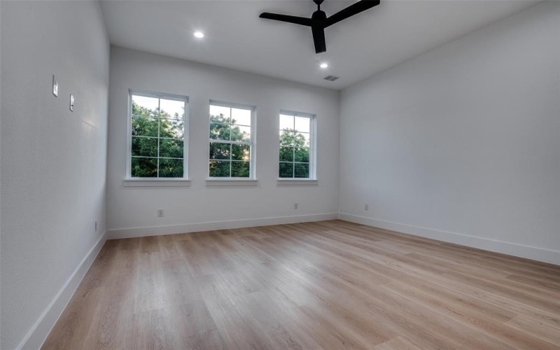 324 N Patton Avenue, Dallas, TX 75203, 3 Habitaciones Habitaciones , ,3 BañosBaños,Residential,En Venta,324 N Patton Avenue,0,21013820