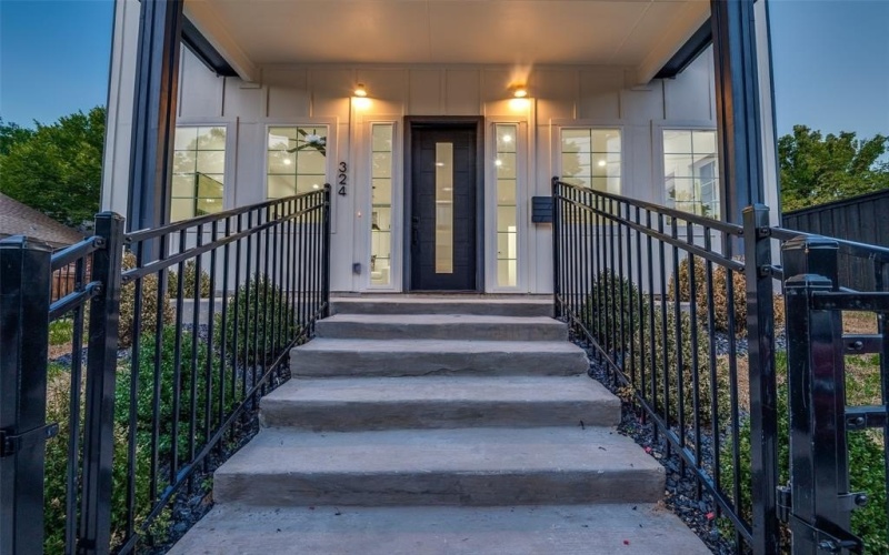 324 N Patton Avenue, Dallas, TX 75203, 3 Habitaciones Habitaciones , ,3 BañosBaños,Residential,En Venta,324 N Patton Avenue,0,21013820