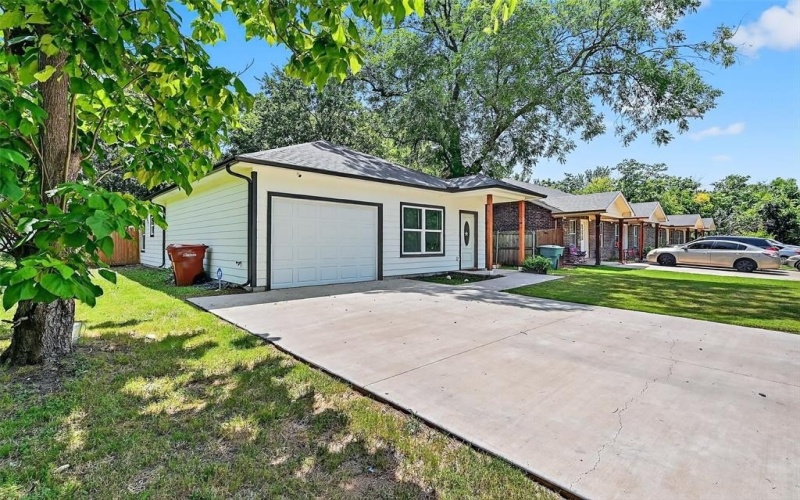 515 N East Street, Sherman, TX 75090, 3 Bedrooms Bedrooms, ,2 BathroomsBathrooms,Residential,For Sale,515 N East Street,21014302