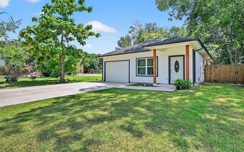 515 N East Street, Sherman, TX 75090, 3 Bedrooms Bedrooms, ,2 BathroomsBathrooms,Residential,For Sale,515 N East Street,21014302