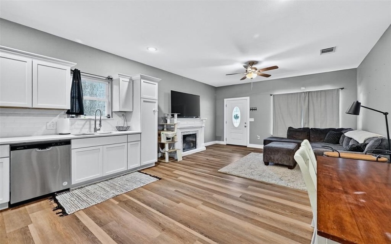 515 N East Street, Sherman, TX 75090, 3 Bedrooms Bedrooms, ,2 BathroomsBathrooms,Residential,For Sale,515 N East Street,21014302