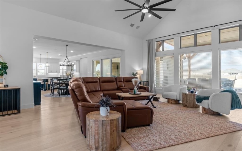 5921 Hudson Sail Circle, Fort Worth, TX 76179, 5 Habitaciones Habitaciones , ,6 BañosBaños,Residential,En Venta,5921 Hudson Sail Circle,21014335