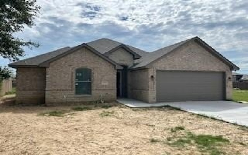 1707 Lakeway Drive, Cleburne, TX 76033, 3 Bedrooms Bedrooms, ,2 BathroomsBathrooms,Residential,For Sale,1707 Lakeway Drive,0,21014920