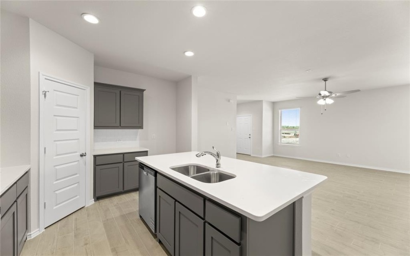 121 Van Horn, Terrell, TX 75160, 3 Bedrooms Bedrooms, ,2 BathroomsBathrooms,Residential,For Sale,121 Van Horn,0,21015105
