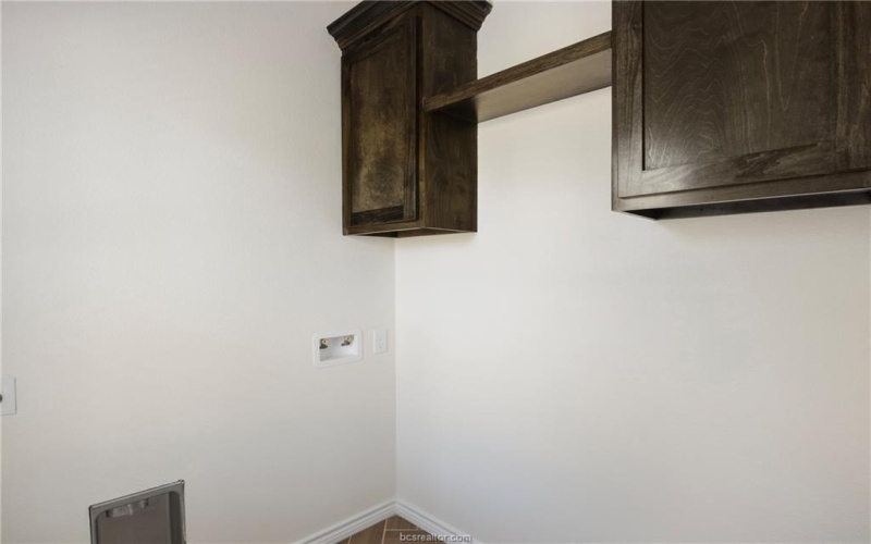 807 East Brown Street, Hearne, TX 77859, 3 Habitaciones Habitaciones , ,2 BañosBaños,Residential,En Venta,807 East Brown Street,25008378