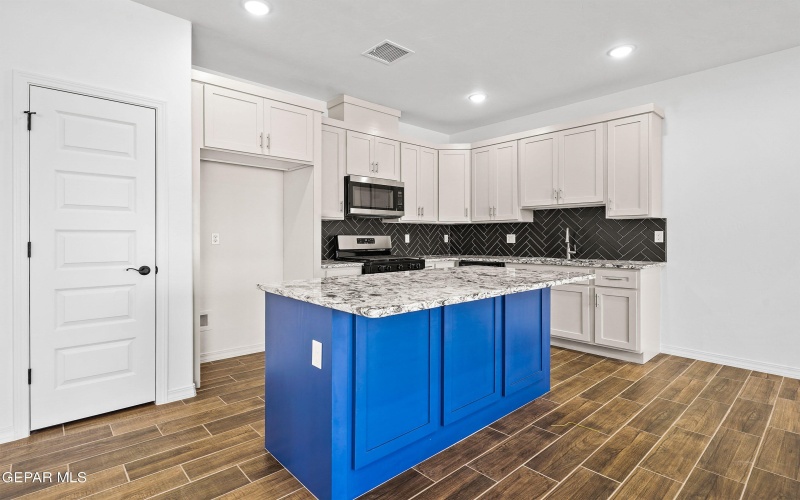 871 COUNTRY CLUB Road unit: 1C #1C, El Paso, TX 79932, 2 Habitaciones Habitaciones , ,2 BañosBaños,Residential Multi Family,En Venta,871 COUNTRY CLUB Road unit: 1C,910145