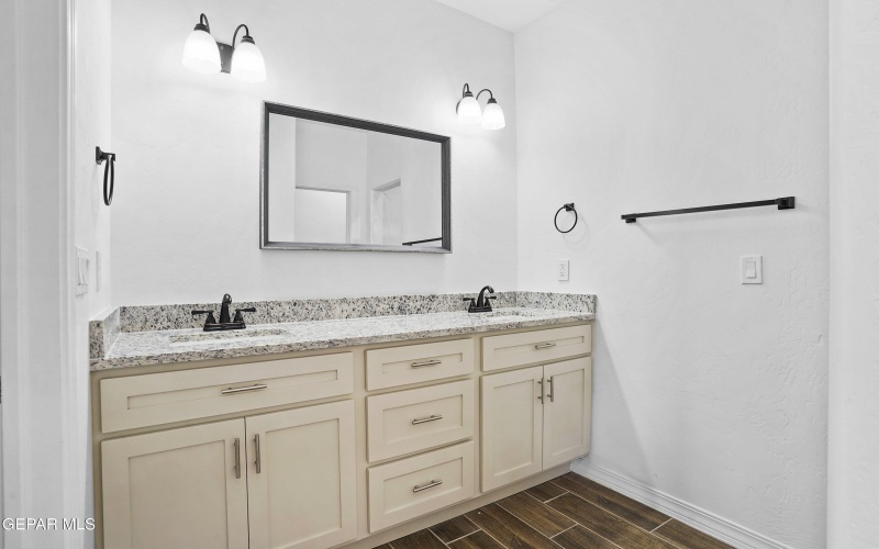 871 COUNTRY CLUB Road unit: 1C #1C, El Paso, TX 79932, 2 Habitaciones Habitaciones , ,2 BañosBaños,Residential Multi Family,En Venta,871 COUNTRY CLUB Road unit: 1C,910145