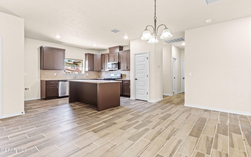 871 COUNTRY CLUB Road unit: 1D #1D, El Paso, TX 79932, 3 Habitaciones Habitaciones , ,2 BañosBaños,Residential Multi Family,En Venta,871 COUNTRY CLUB Road unit: 1D,910146