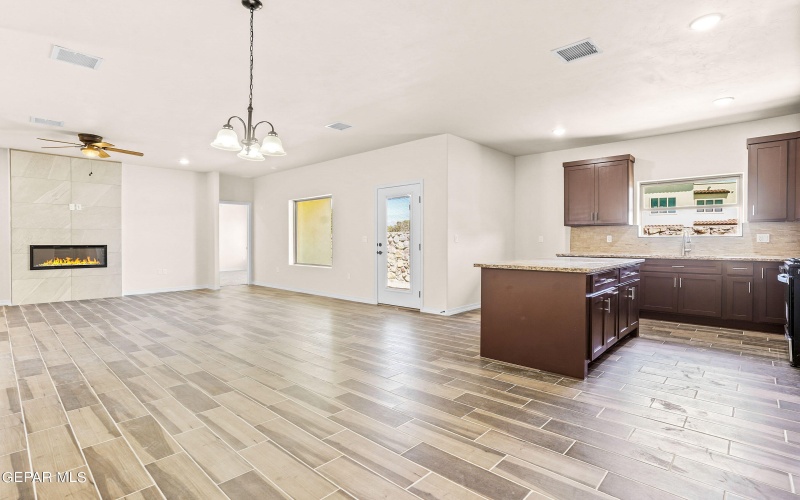 871 COUNTRY CLUB Road unit: 1D #1D, El Paso, TX 79932, 3 Habitaciones Habitaciones , ,2 BañosBaños,Residential Multi Family,En Venta,871 COUNTRY CLUB Road unit: 1D,910146