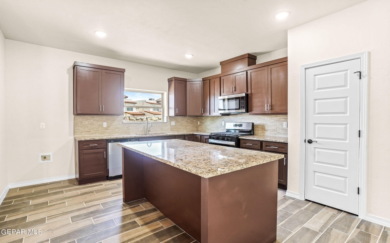 871 COUNTRY CLUB Road unit: 1D #1D, El Paso, TX 79932, 3 Habitaciones Habitaciones , ,2 BañosBaños,Residential Multi Family,En Venta,871 COUNTRY CLUB Road unit: 1D,910146