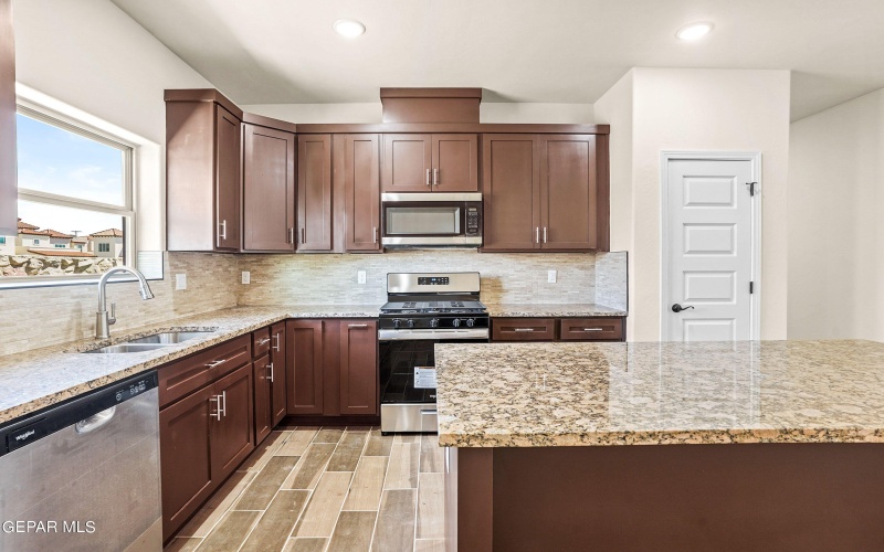 871 COUNTRY CLUB Road unit: 1D #1D, El Paso, TX 79932, 3 Habitaciones Habitaciones , ,2 BañosBaños,Residential Multi Family,En Venta,871 COUNTRY CLUB Road unit: 1D,910146