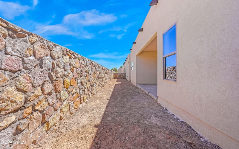 871 COUNTRY CLUB Road unit: 1D #1D, El Paso, TX 79932, 3 Habitaciones Habitaciones , ,2 BañosBaños,Residential Multi Family,En Venta,871 COUNTRY CLUB Road unit: 1D,910146