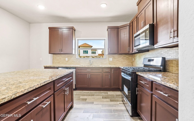 871 COUNTRY CLUB Road unit: 1D #1D, El Paso, TX 79932, 3 Habitaciones Habitaciones , ,2 BañosBaños,Residential Multi Family,En Venta,871 COUNTRY CLUB Road unit: 1D,910146