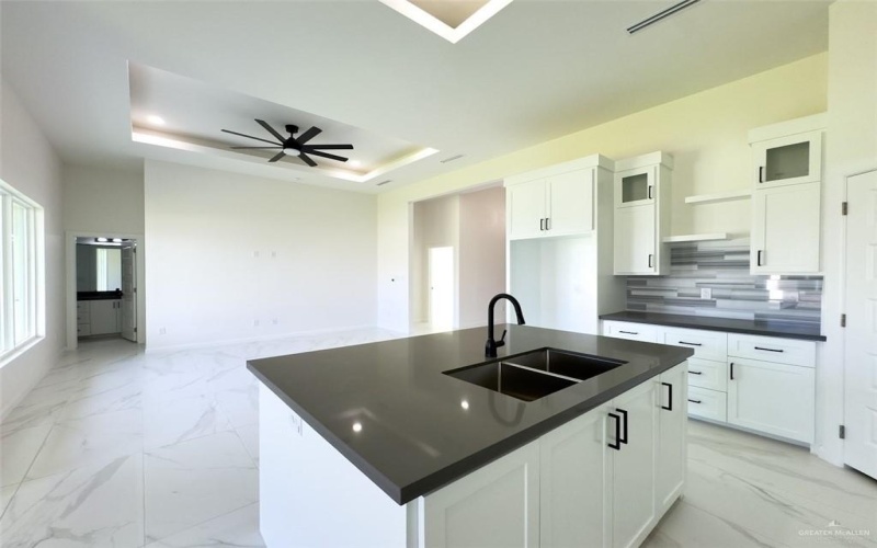 3808 Red Lantana Street, Mission, TX 78573, 3 Habitaciones Habitaciones , ,2 BañosBaños,Residential,En Venta,3808 Red Lantana Street,477128