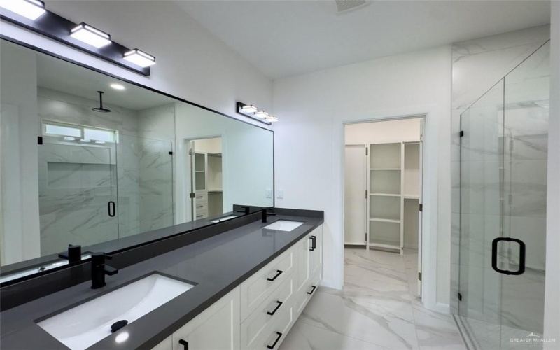 3808 Red Lantana Street, Mission, TX 78573, 3 Habitaciones Habitaciones , ,2 BañosBaños,Residential,En Venta,3808 Red Lantana Street,477128