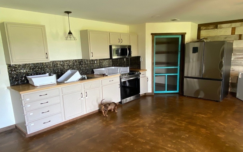 1066 Private Road 4401, Lincoln, TX 78948, 9 Bedrooms Bedrooms, ,3 BathroomsBathrooms,Farm,For Sale,1066 Private Road 4401,152816