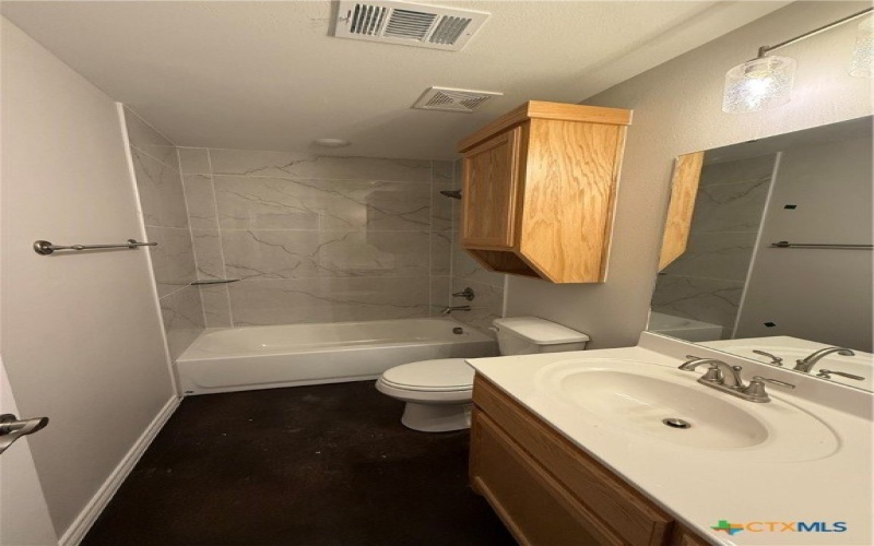 1710 East Avenue J, Lampasas, TX 76550, 3 Habitaciones Habitaciones , ,2 BañosBaños,Residential,En Venta,1710 East Avenue J,0,587998