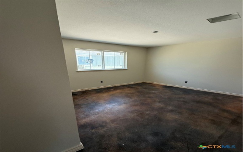 1712 East Avenue J, Lampasas, TX 76550, 3 Habitaciones Habitaciones , ,2 BañosBaños,Residential,En Venta,1712 East Avenue J,588001