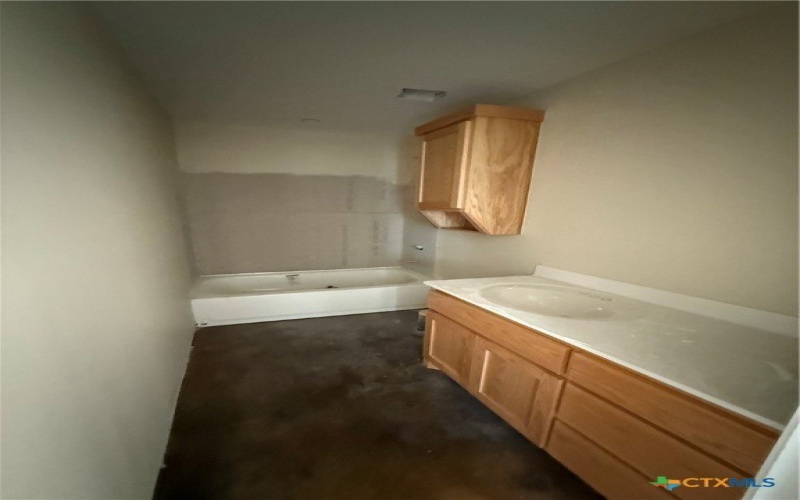 1712 East Avenue J, Lampasas, TX 76550, 3 Habitaciones Habitaciones , ,2 BañosBaños,Residential,En Venta,1712 East Avenue J,588001