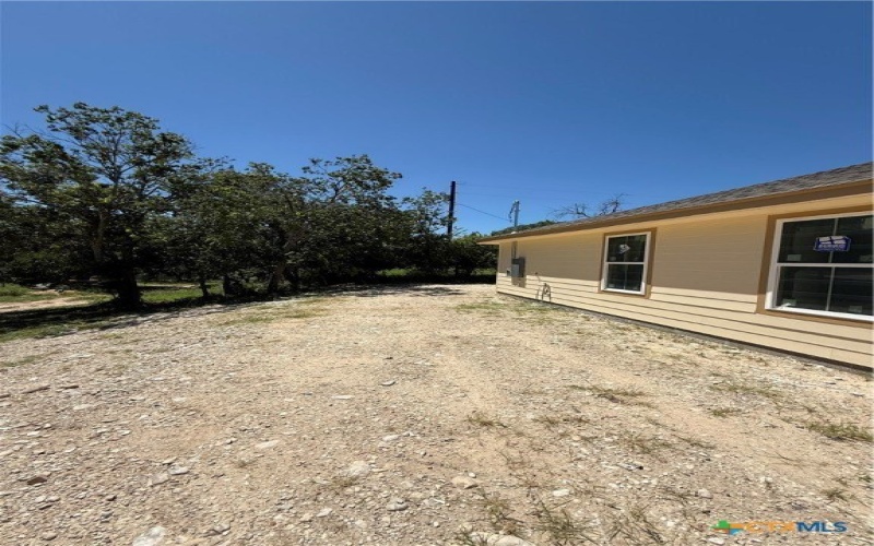 1712 East Avenue J, Lampasas, TX 76550, 3 Habitaciones Habitaciones , ,2 BañosBaños,Residential,En Venta,1712 East Avenue J,588001