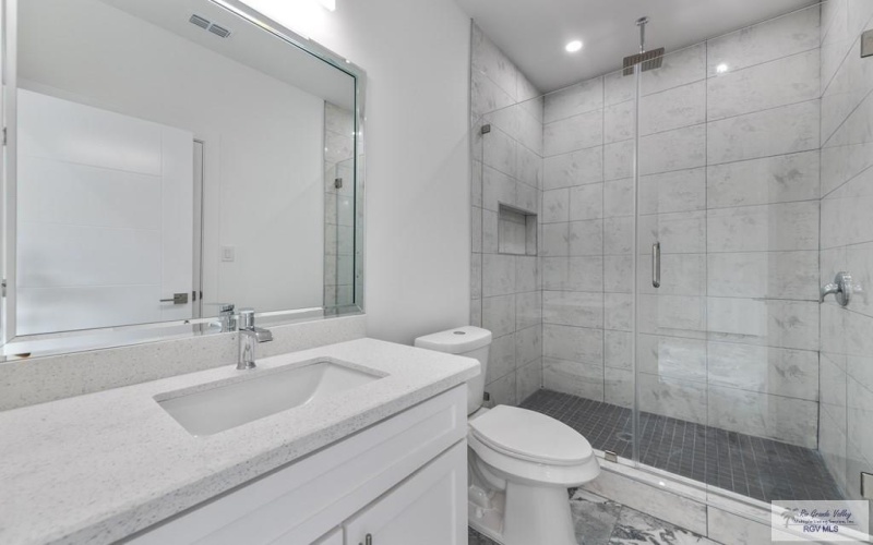 5613 HEDGEROW CT, BROWNSVILLE, TX 78526, 4 Bedrooms Bedrooms, ,3 BathroomsBathrooms,Residential,For Sale,5613 HEDGEROW CT,29767159