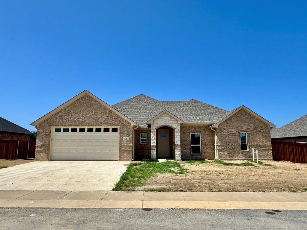 725 Cobblestone Cir, Mabank, TX 75147, 4 Bedrooms Bedrooms, ,2 BathroomsBathrooms,Residential,For Sale,725 Cobblestone Cir,109445