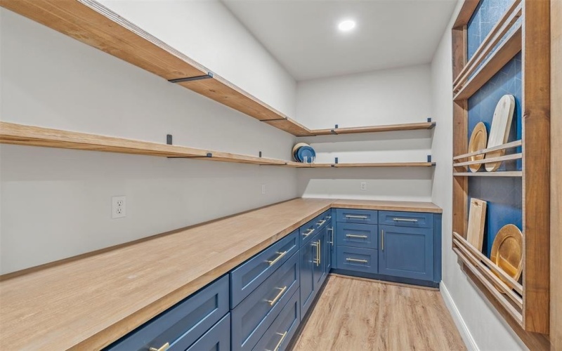 2133 Holly Trail E, Hawkins, TX 75765, 4 Bedrooms Bedrooms, ,2 BathroomsBathrooms,Residential,For Sale,2133 Holly Trail E,20999928