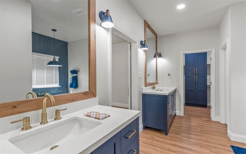 2133 Holly Trail E, Hawkins, TX 75765, 4 Bedrooms Bedrooms, ,2 BathroomsBathrooms,Residential,For Sale,2133 Holly Trail E,20999928