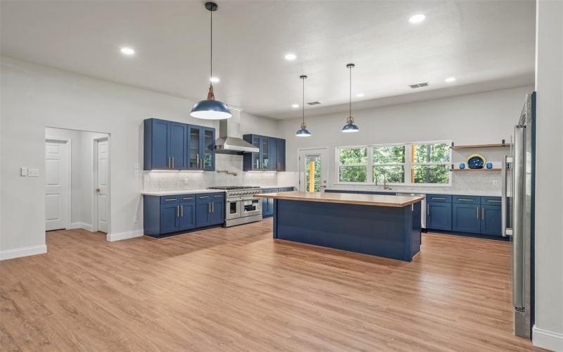 2133 Holly Trail E, Hawkins, TX 75765, 4 Bedrooms Bedrooms, ,2 BathroomsBathrooms,Residential,For Sale,2133 Holly Trail E,20999928