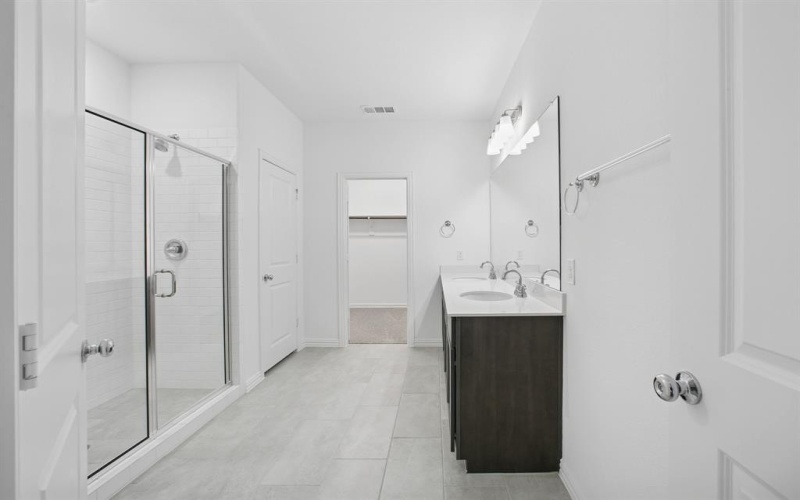 1032 South Hill Drive, Crowley, TX 76036, 3 Bedrooms Bedrooms, ,2 BathroomsBathrooms,Residential,For Sale,1032 South Hill Drive,0,21007075