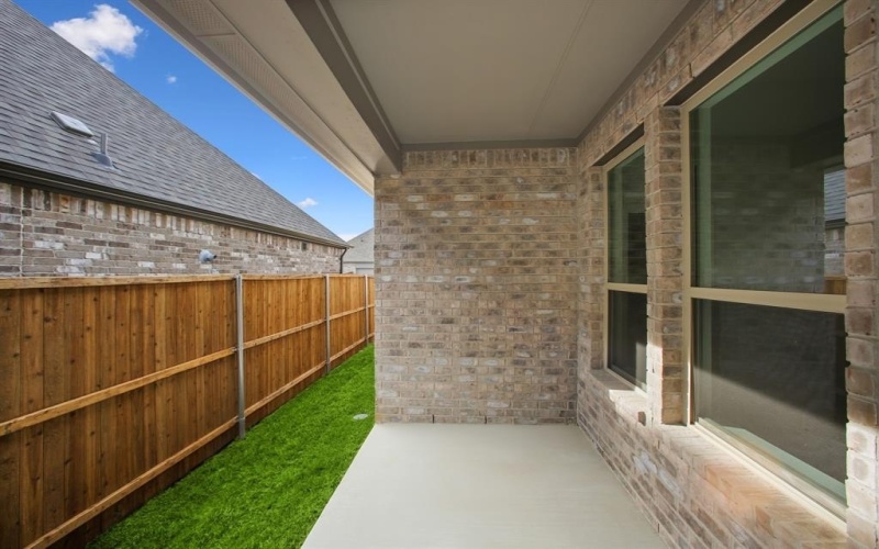 1032 South Hill Drive, Crowley, TX 76036, 3 Bedrooms Bedrooms, ,2 BathroomsBathrooms,Residential,For Sale,1032 South Hill Drive,0,21007075