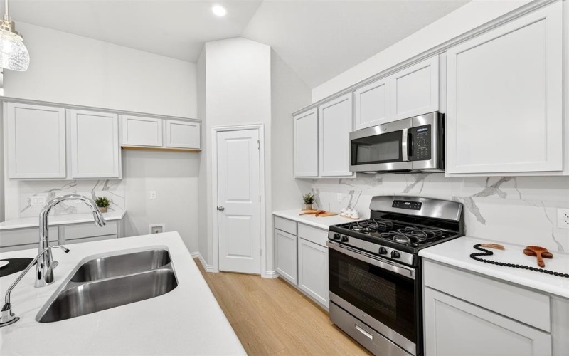 1017 Western Hills Drive, Crowley, TX 76036, 3 Habitaciones Habitaciones , ,2 BañosBaños,Residential,En Venta,1017 Western Hills Drive,0,21007104